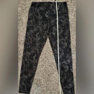 Promover Women’s Black camo gym leggings Size XL